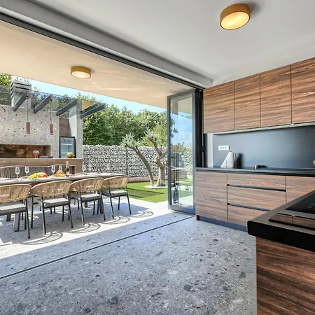 Qube N' Qube By Interhome *