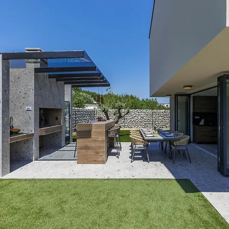 Qube N' Qube By Interhome Villa Marčana