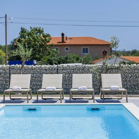 Qube N' Qube By Interhome Villa *