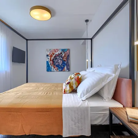 Qube N' Qube By Interhome Villa *