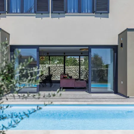 Villa Qube N' Qube By Interhome Marčana