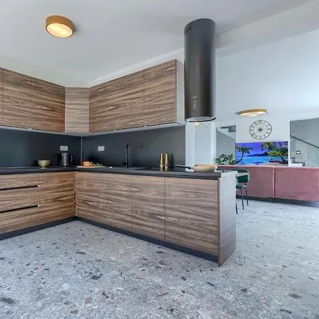 Qube N' Qube By Interhome * Marčana