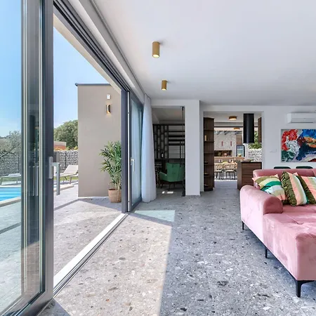 Qube N' Qube By Interhome Villa *