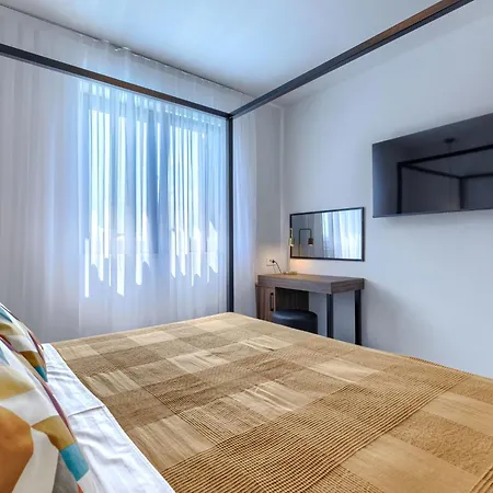 Qube N' Qube By Interhome *