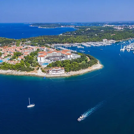 Qube N' Qube By Interhome Marčana