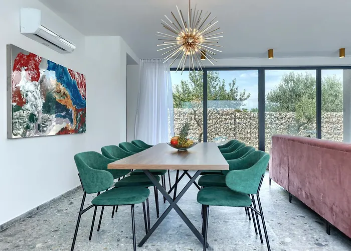 Qube N' Qube By Interhome Marčana