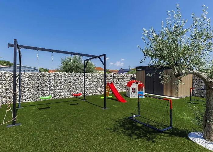 Qube N' Qube By Interhome Villa