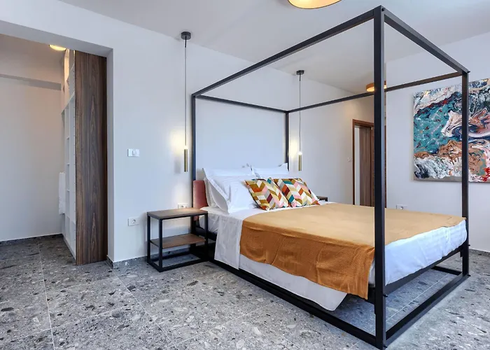 Qube N' Qube By Interhome Villa *