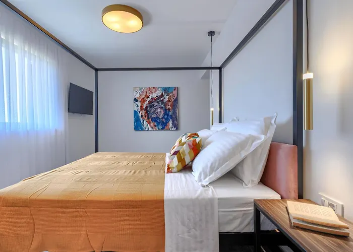 Qube N' Qube By Interhome Villa *