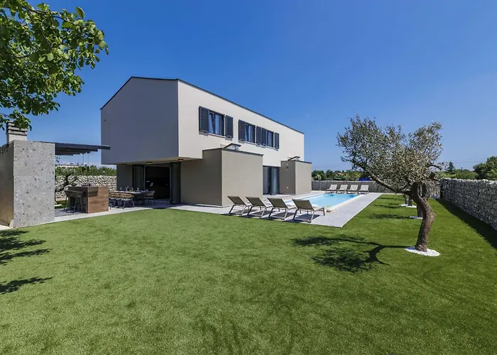 Qube N' Qube By Interhome Marčana